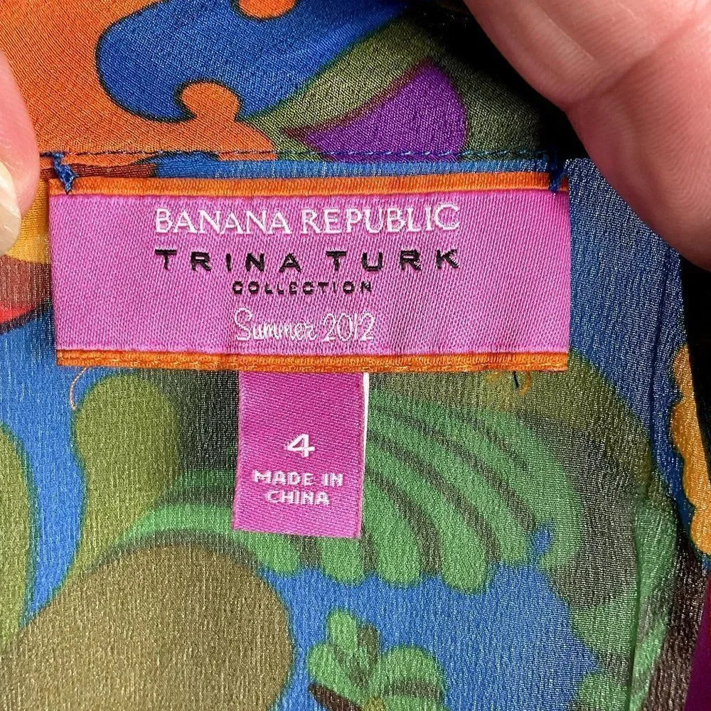 Banana Republic Trina Turk Collection 100% silk, cowl neck top, size 4 - Picture 8 of 11